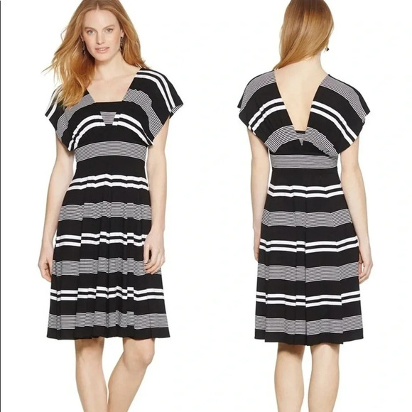 WHBM Convertable black and white fit & flare dress size 8 - Picture 2 of 8